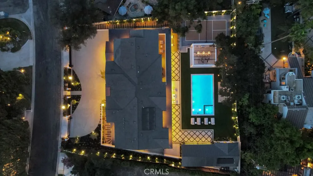 16708 Huerta Encino, CA 91436