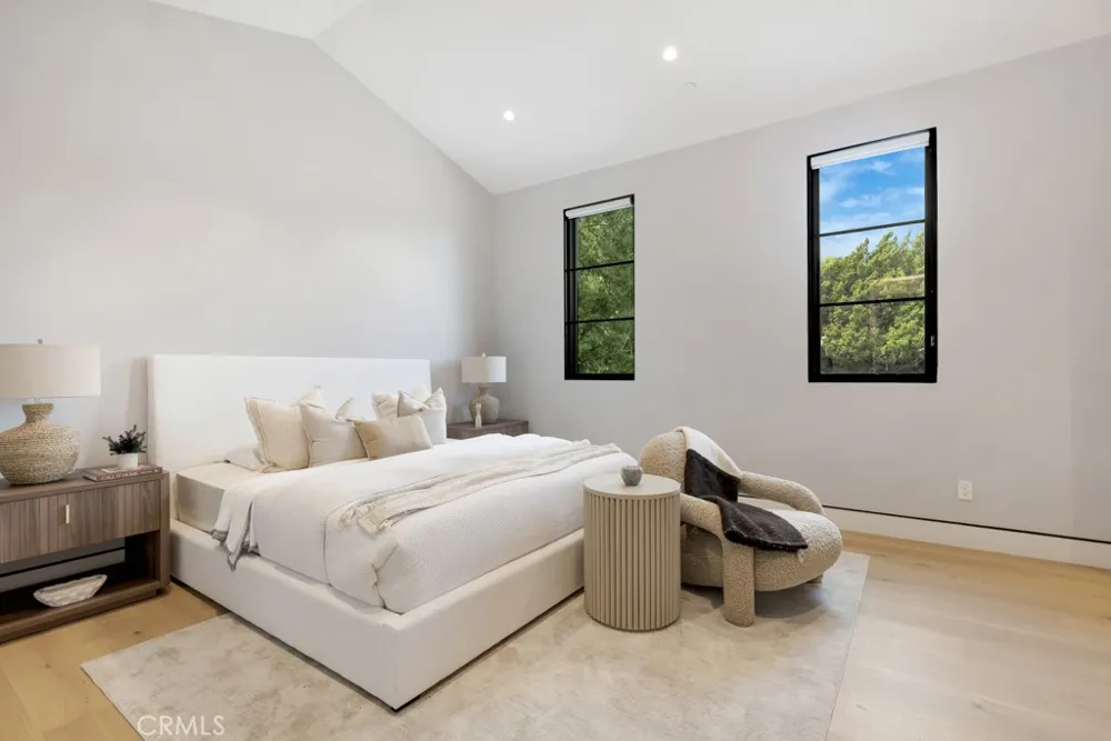 16708 Huerta Encino, CA 91436