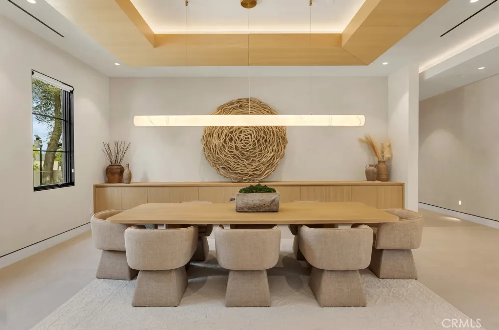 16708 Huerta Encino, CA 91436