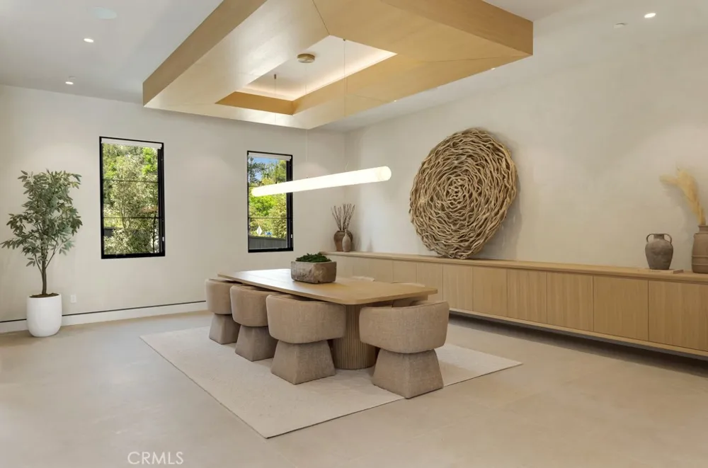 16708 Huerta Encino, CA 91436