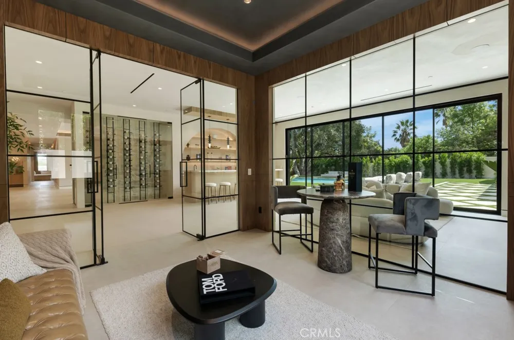 16708 Huerta Encino, CA 91436