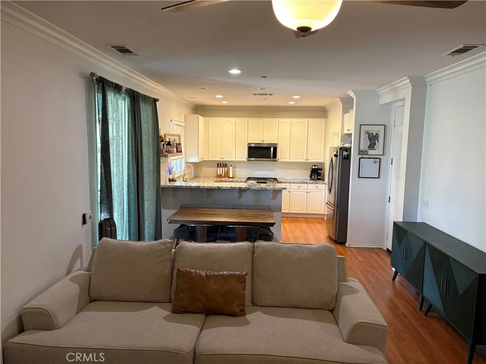 11984 Spartan Fontana, CA 92337