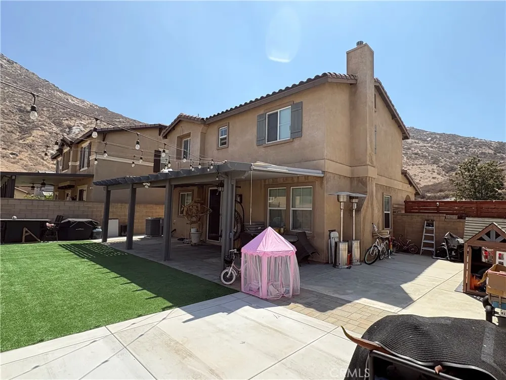 11984 Spartan Fontana, CA 92337