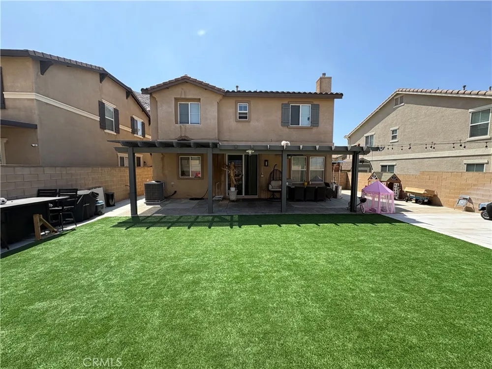 11984 Spartan Fontana, CA 92337