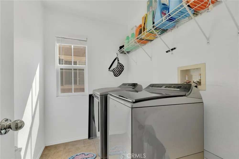 11984 Spartan Fontana, CA 92337