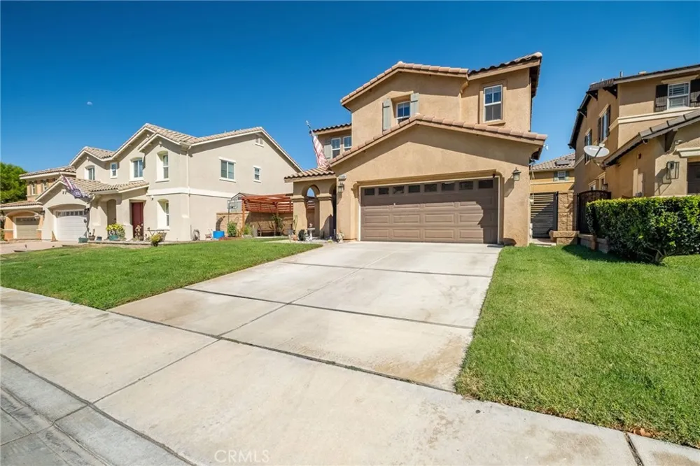11984 Spartan Fontana, CA 92337