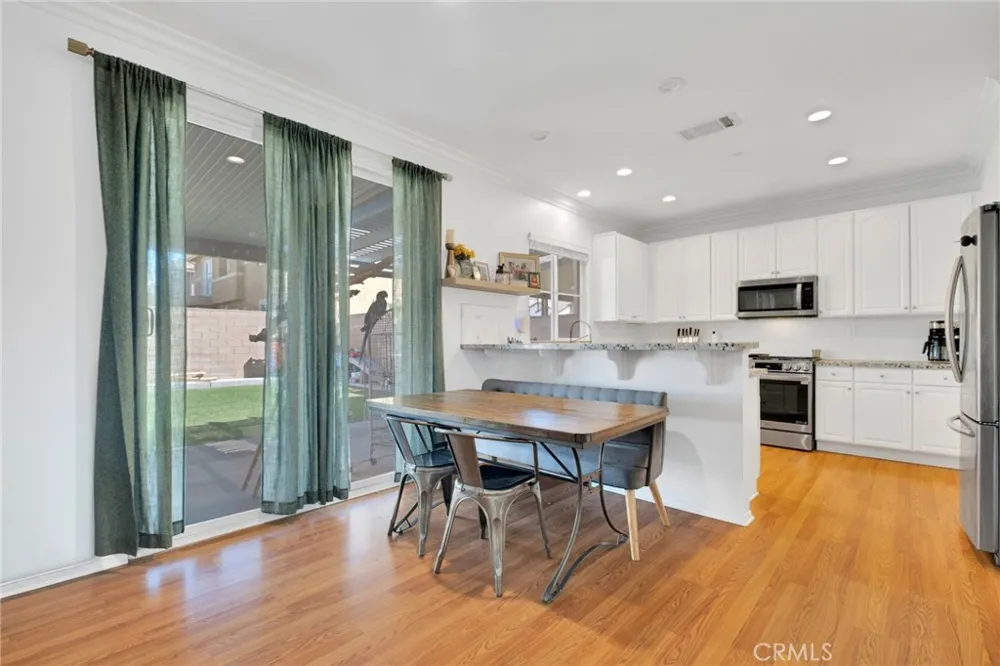 11984 Spartan Fontana, CA 92337
