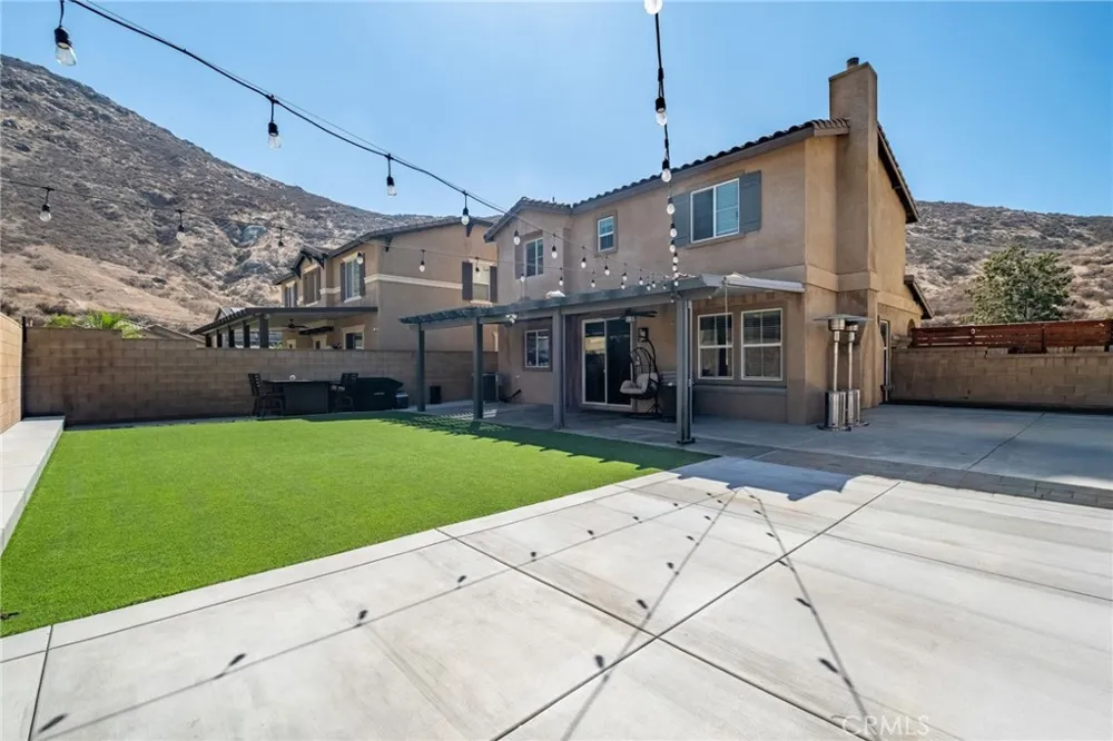 11984 Spartan Fontana, CA 92337