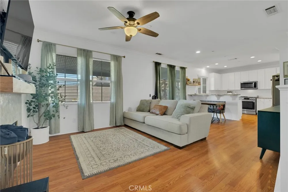 11984 Spartan Fontana, CA 92337