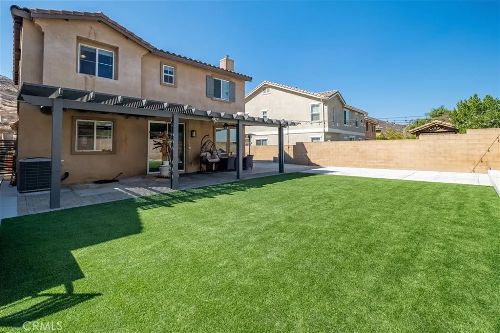 11984 Spartan Fontana, CA 92337