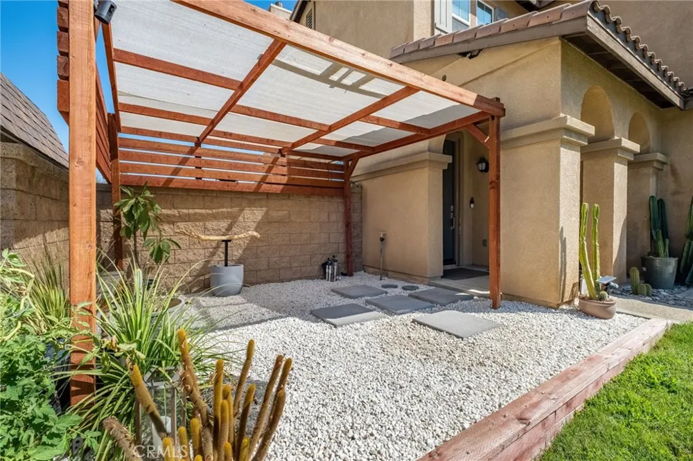11984 Spartan Fontana, CA 92337