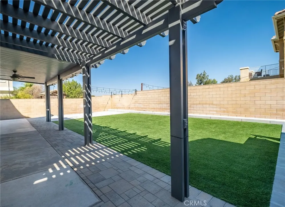 11984 Spartan Fontana, CA 92337