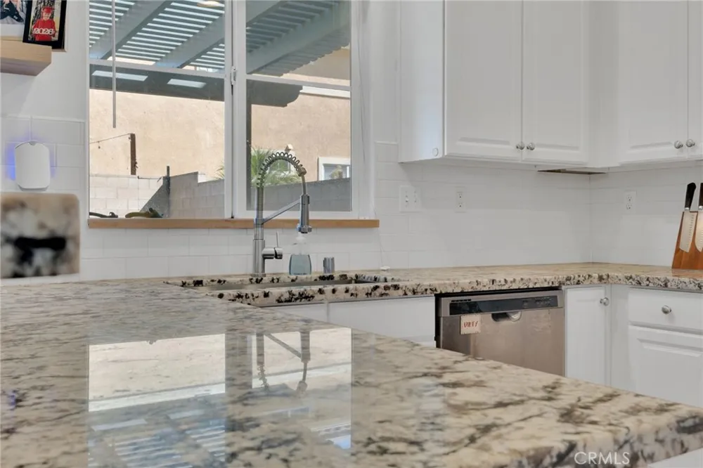 11984 Spartan Fontana, CA 92337