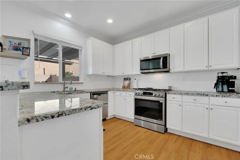 11984 Spartan Fontana, CA 92337