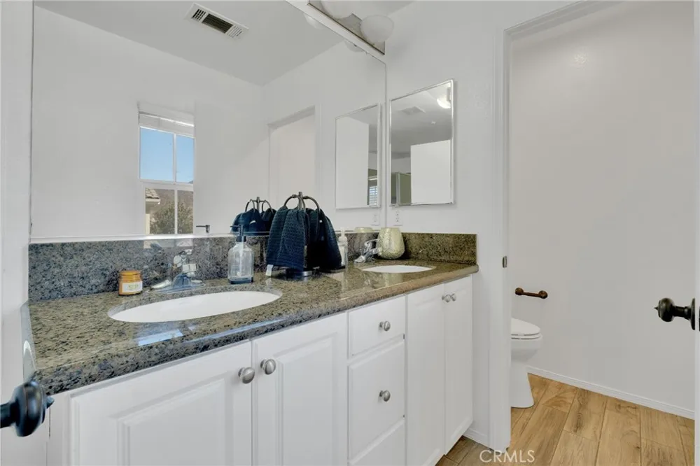 11984 Spartan Fontana, CA 92337