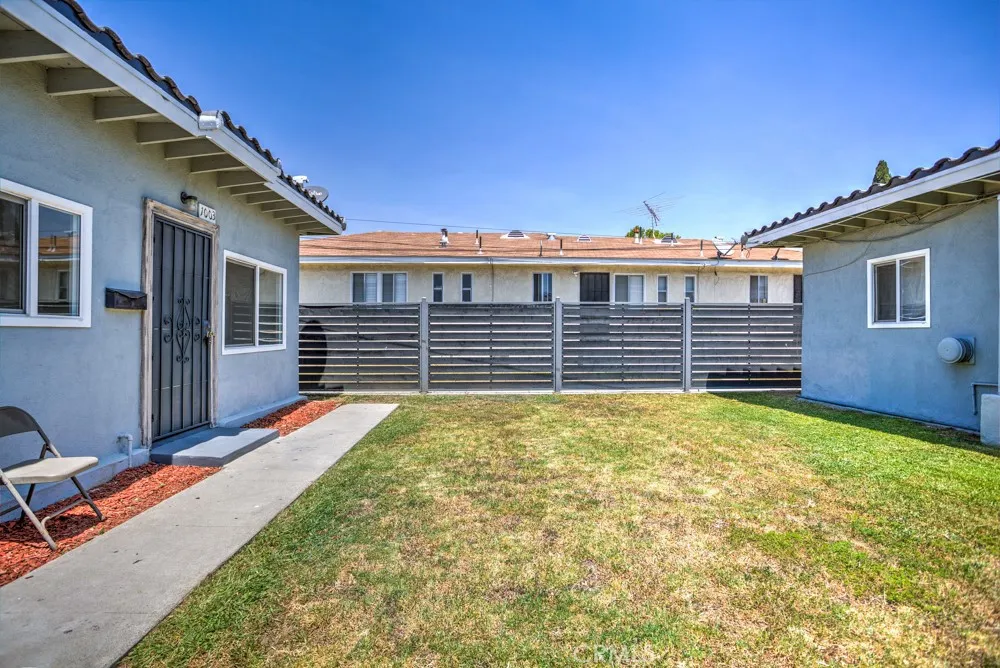 1003 Simmons Ave East Los Angeles, CA 90022