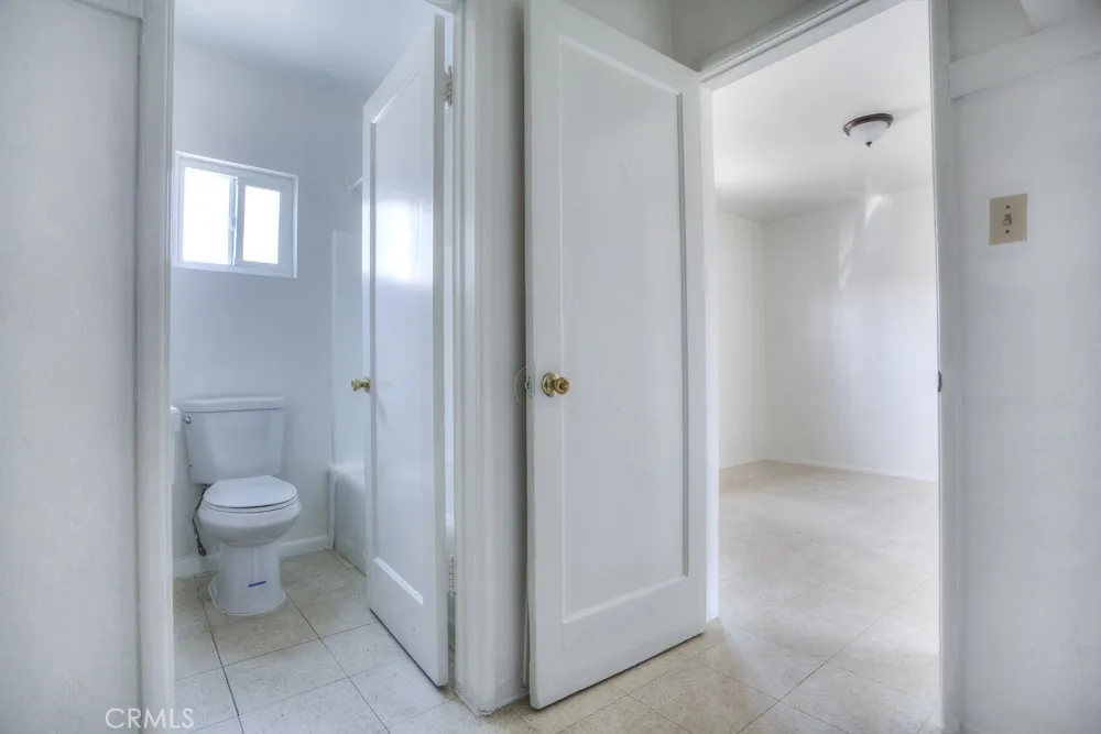 1003 Simmons Ave East Los Angeles, CA 90022
