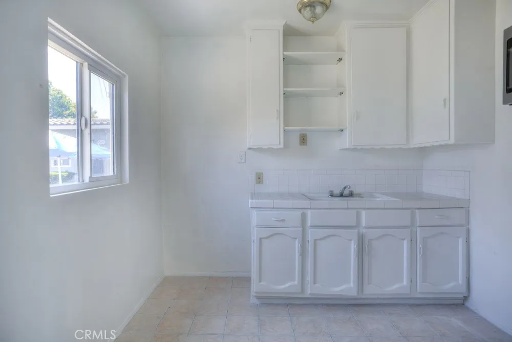 1003 Simmons Ave East Los Angeles, CA 90022
