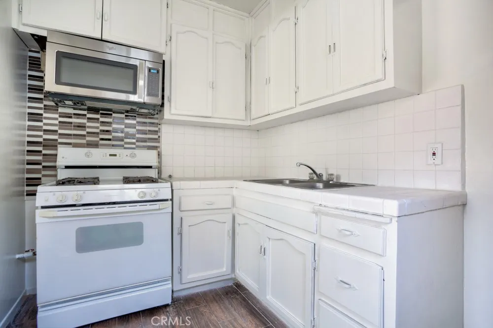 1003 Simmons Ave East Los Angeles, CA 90022
