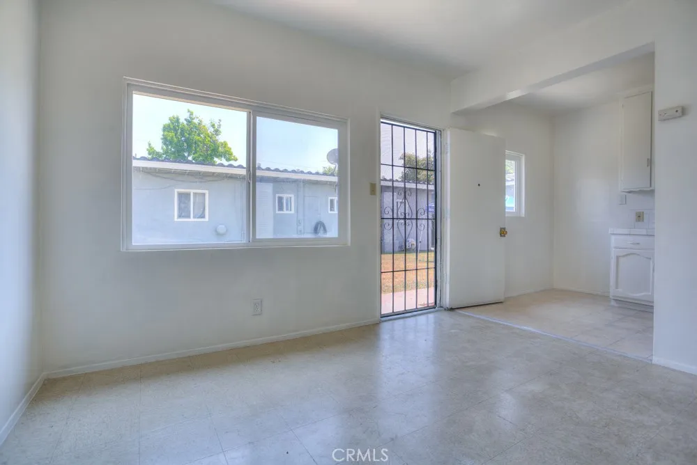 1003 Simmons Ave East Los Angeles, CA 90022