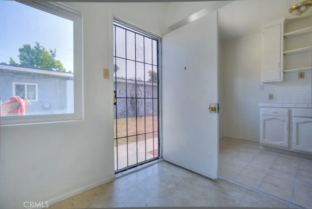 1003 Simmons Ave East Los Angeles, CA 90022