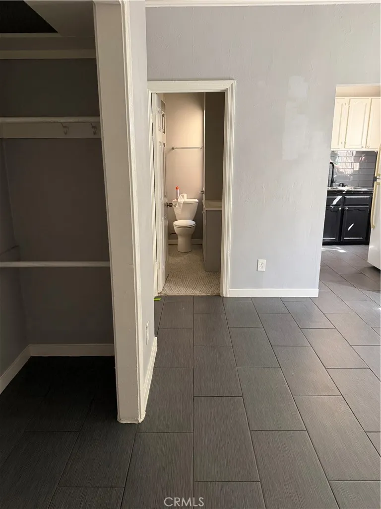 331 W 45th Street Los Angeles, CA 90037