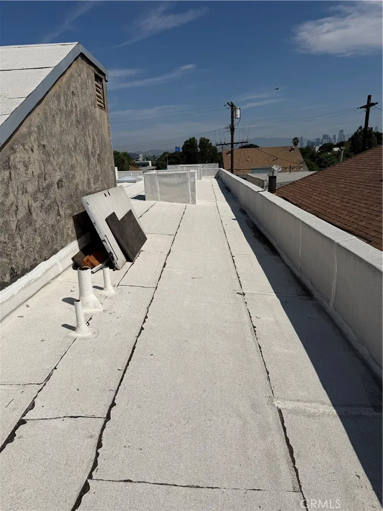 331 W 45th Street Los Angeles, CA 90037