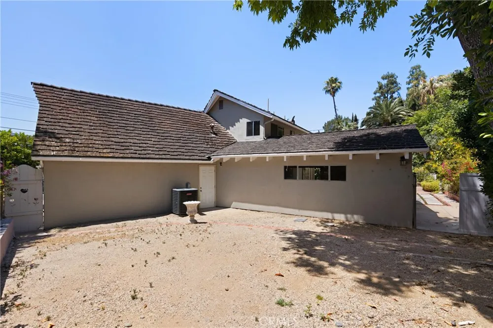 7971 Sangamon Avenue Sun Valley, CA 91352