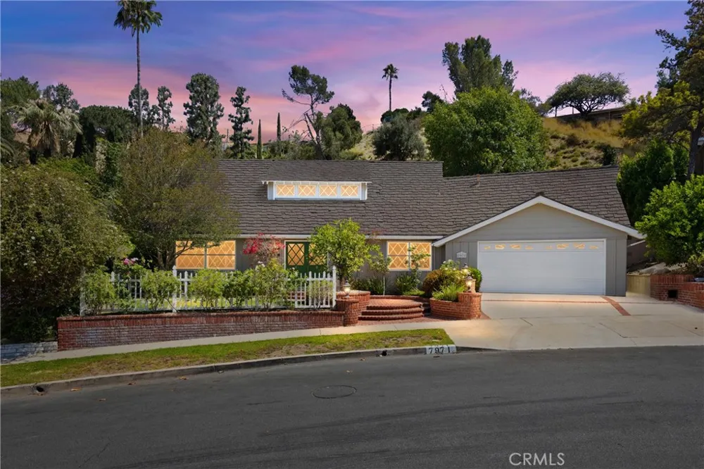 7971 Sangamon Avenue Sun Valley, CA 91352