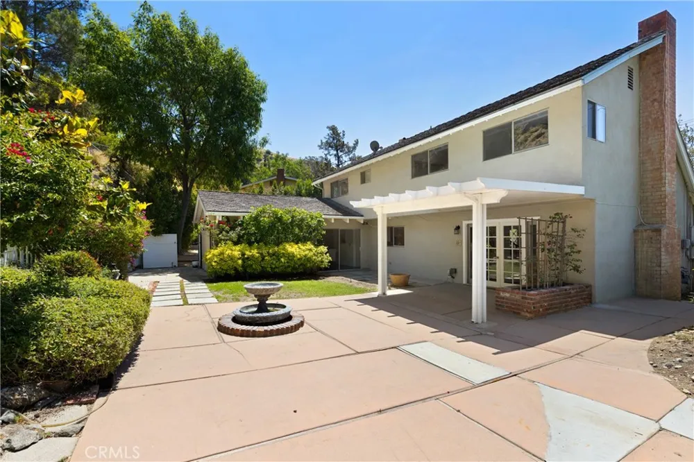 7971 Sangamon Avenue Sun Valley, CA 91352