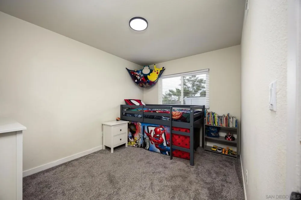 10105 Shaggybark Dr Santee, CA 92071