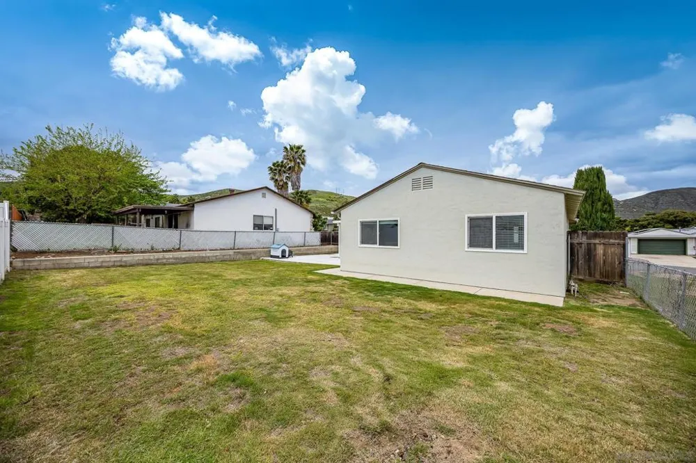 10105 Shaggybark Dr Santee, CA 92071