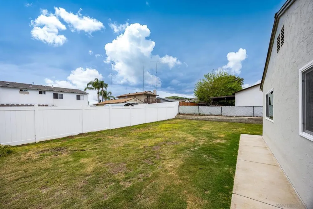 10105 Shaggybark Dr Santee, CA 92071