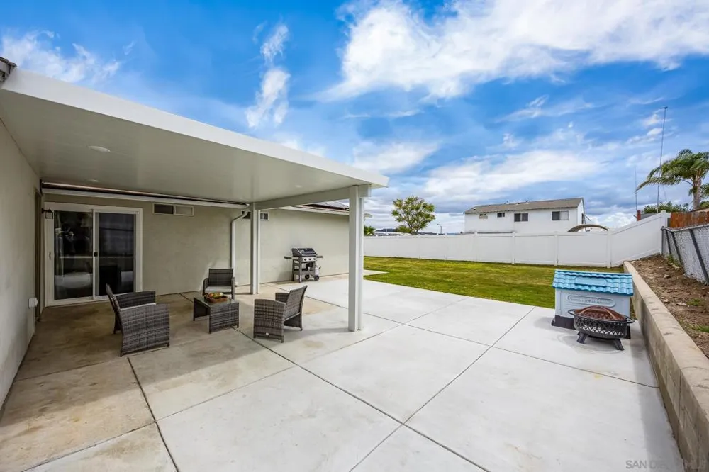 10105 Shaggybark Dr Santee, CA 92071