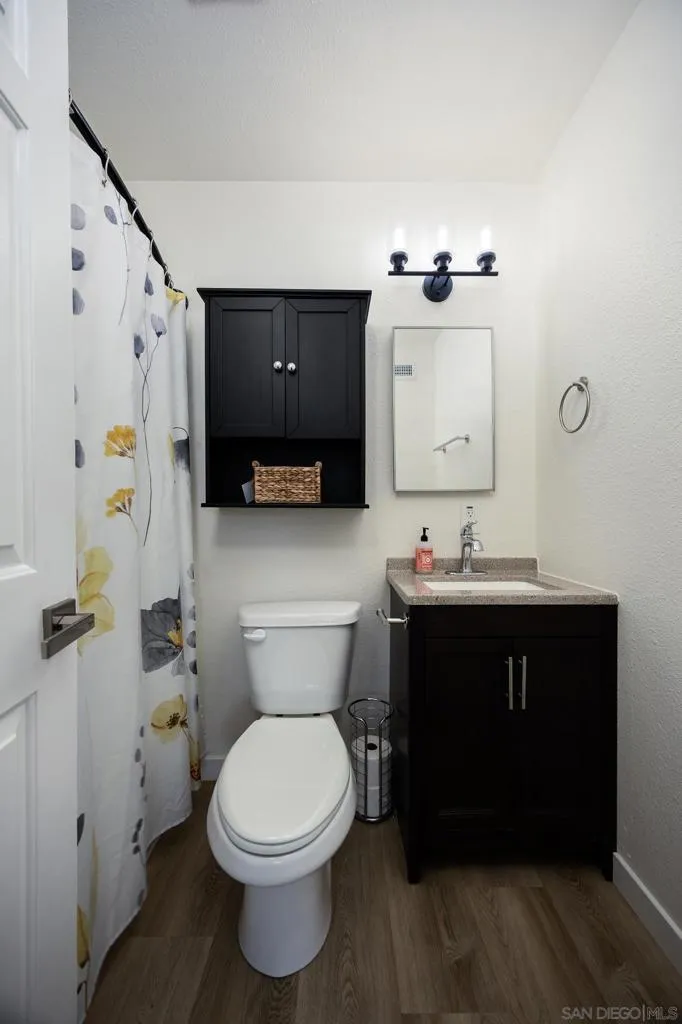 10105 Shaggybark Dr Santee, CA 92071