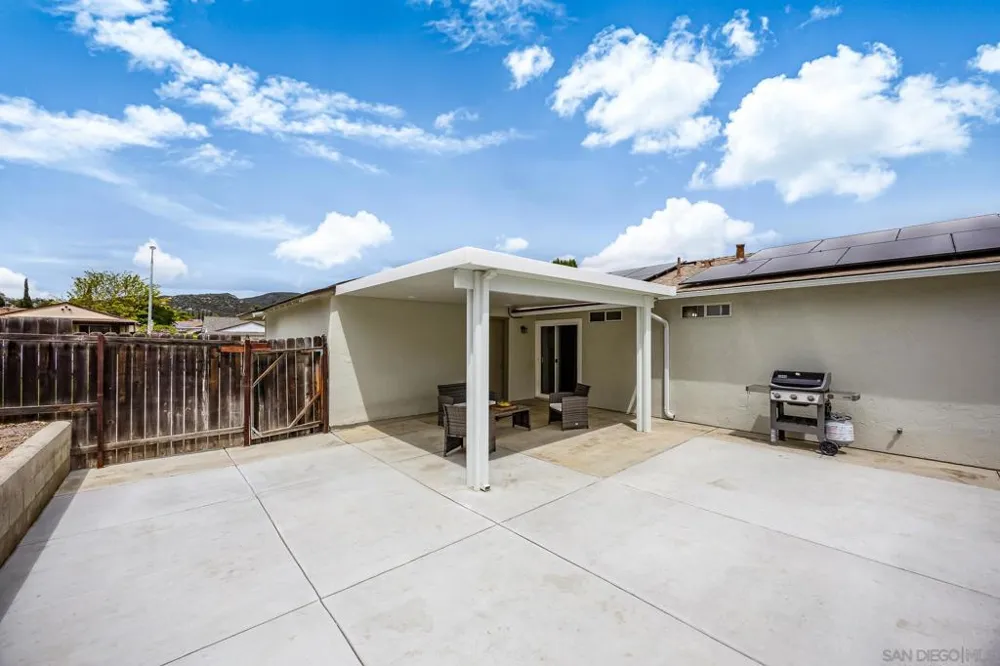 10105 Shaggybark Dr Santee, CA 92071