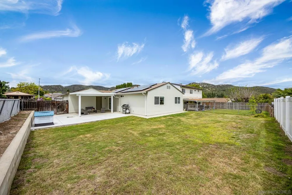 10105 Shaggybark Dr Santee, CA 92071