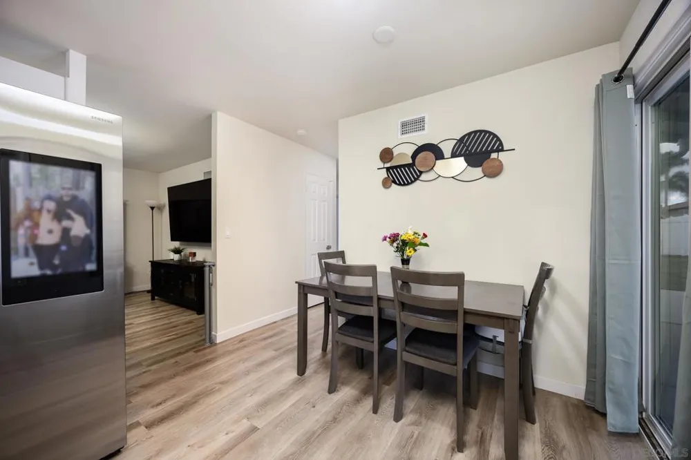10105 Shaggybark Dr Santee, CA 92071