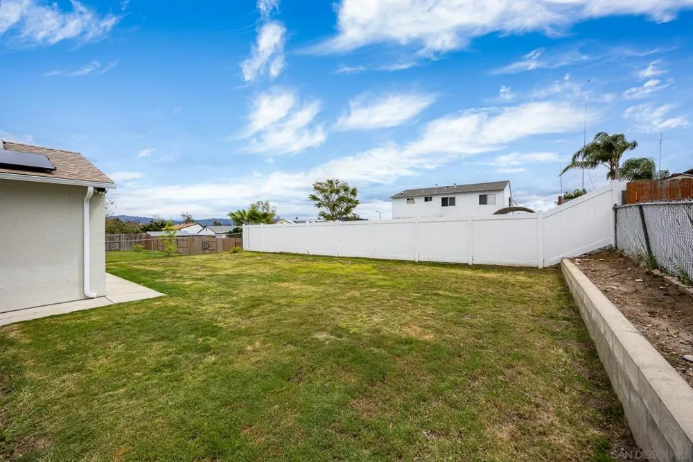 10105 Shaggybark Dr Santee, CA 92071