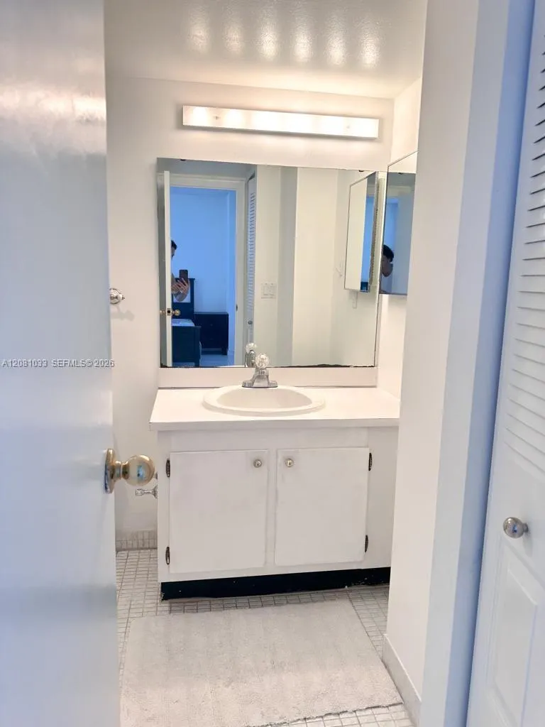 20335 W Country Club Dr #2302 Aventura, FL 33180