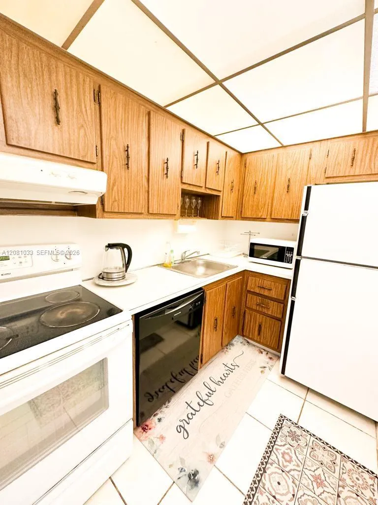 20335 W Country Club Dr #2302 Aventura, FL 33180