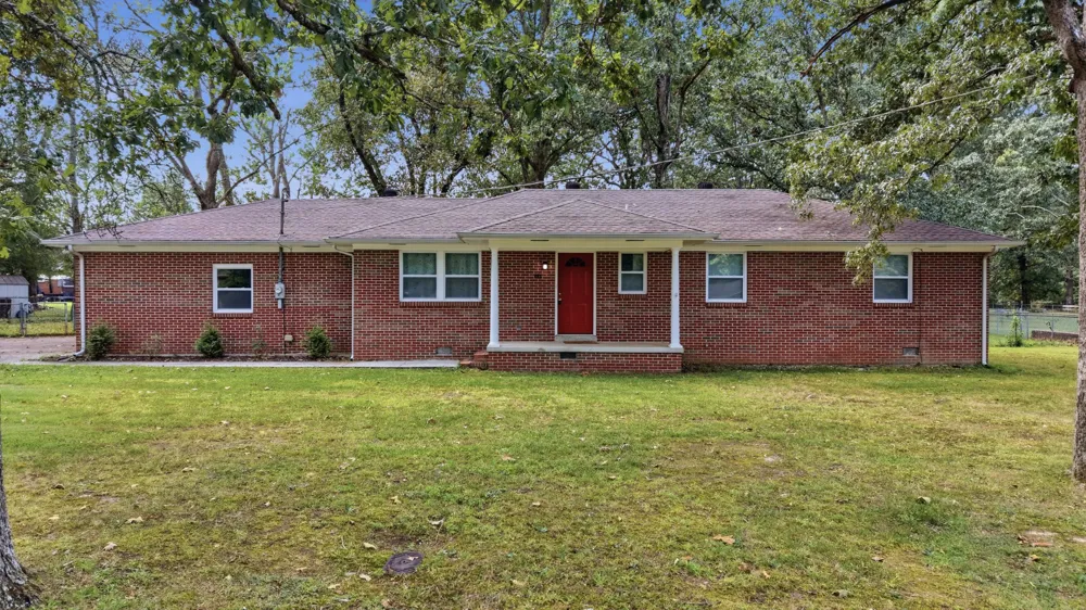 802 Lowry St Manchester, TN 37355