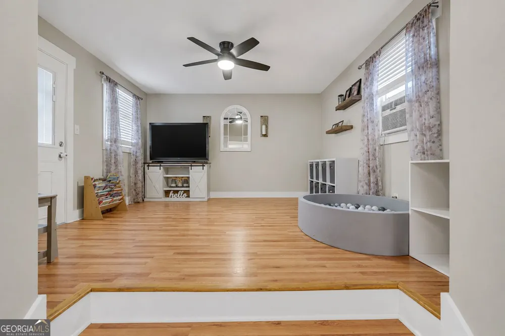 319 Elizabeth LN Griffin, GA 30223