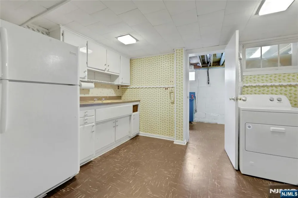 77 High Street Clifton, NJ 07014