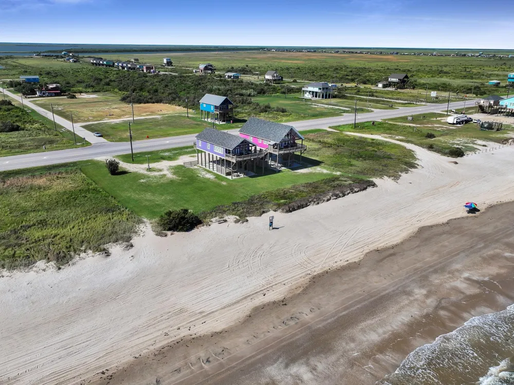 2302 Highway 87 Gilchrist, TX 77617