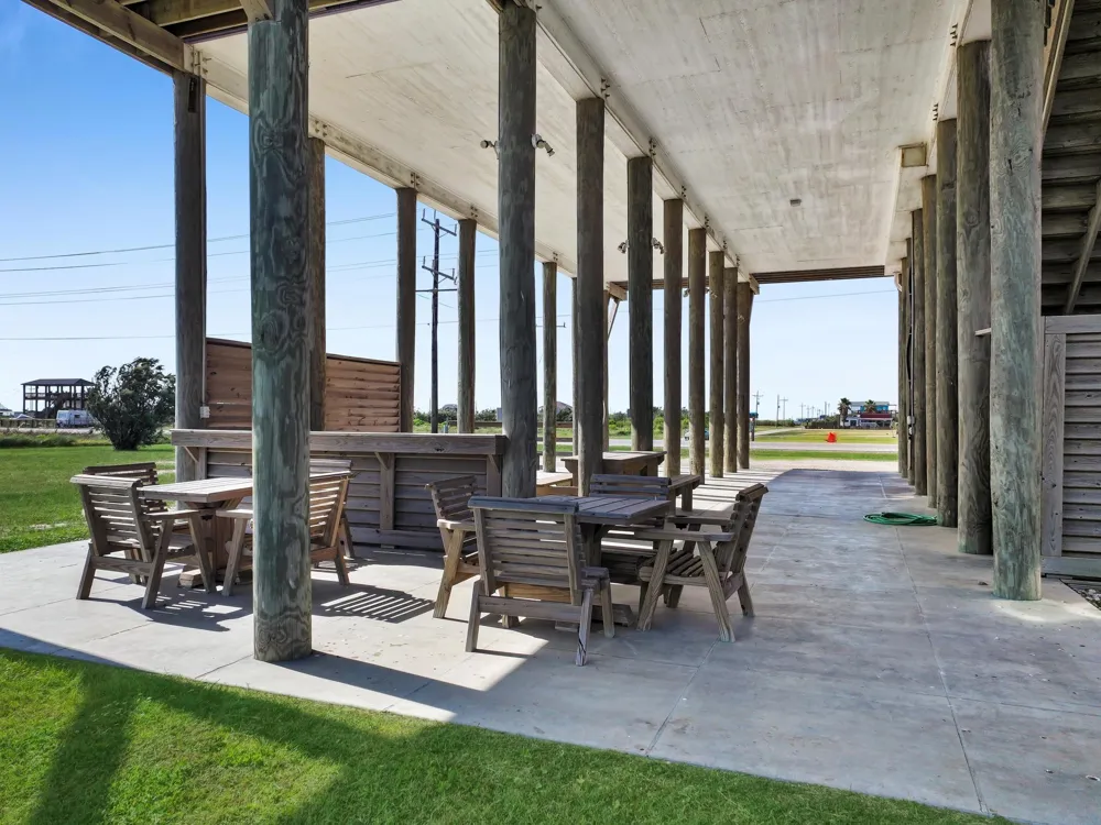 2302 Highway 87 Gilchrist, TX 77617