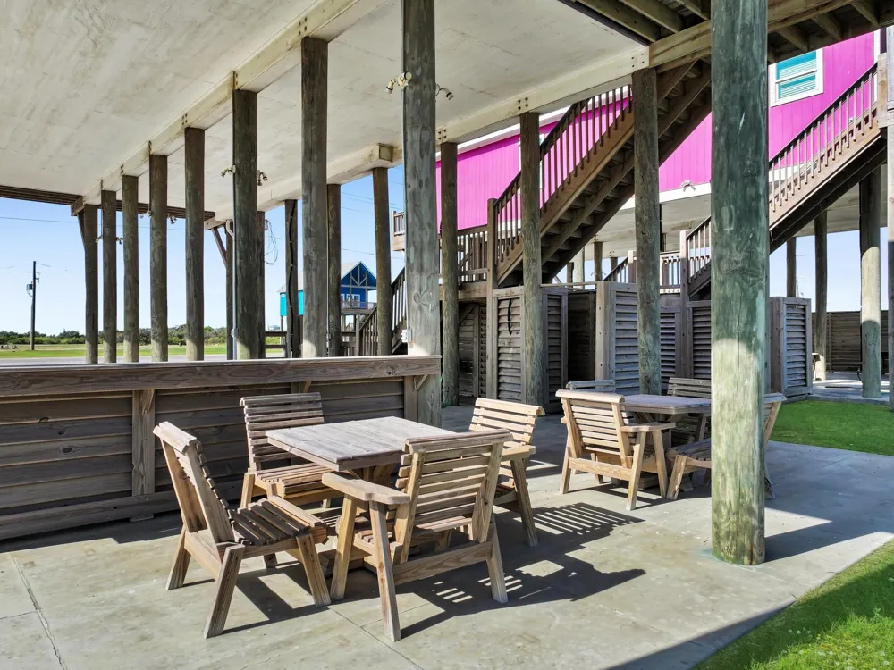 2302 Highway 87 Gilchrist, TX 77617