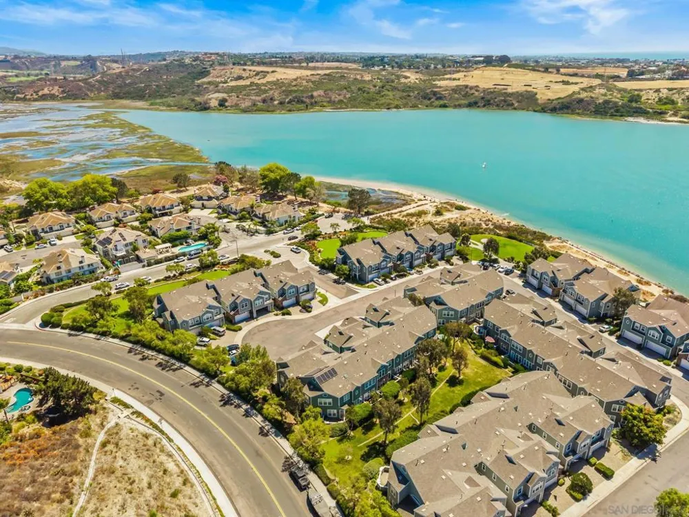 4788 Beachwood Carlsbad, CA 92008