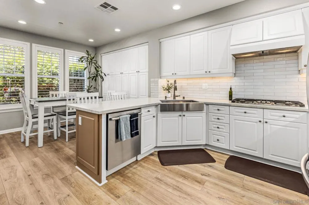 4788 Beachwood Carlsbad, CA 92008