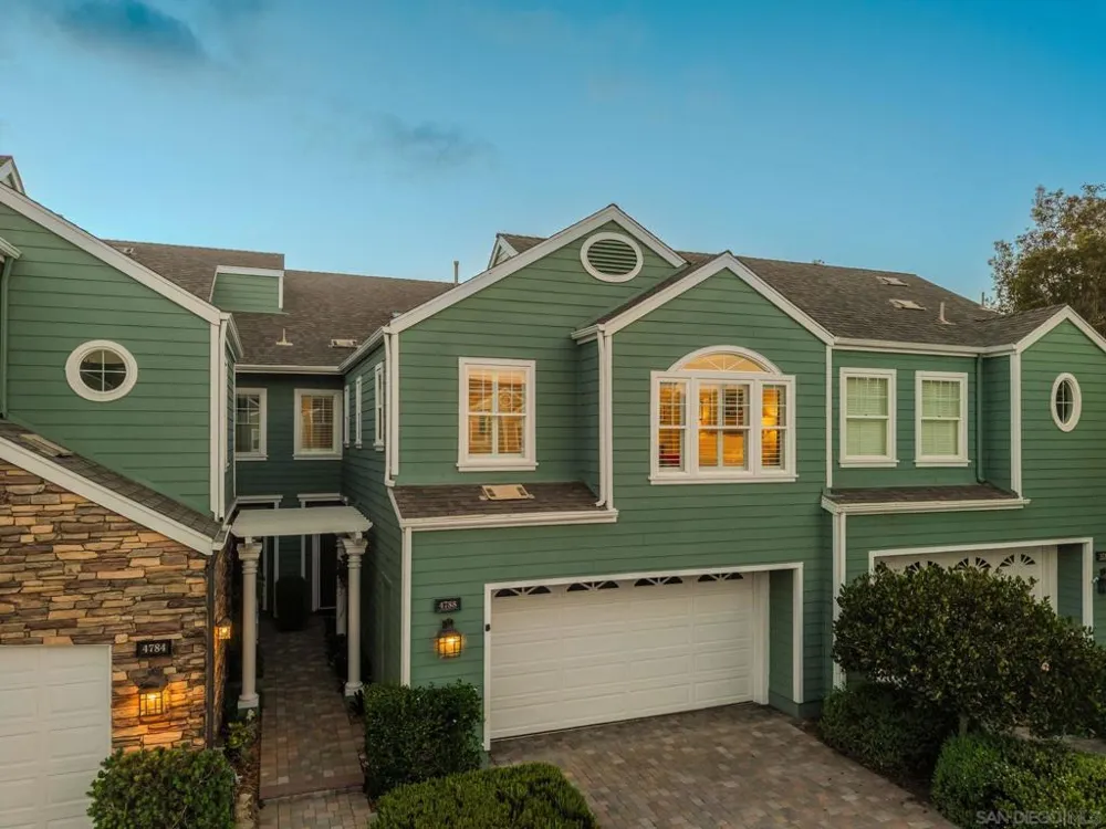 4788 Beachwood Carlsbad, CA 92008